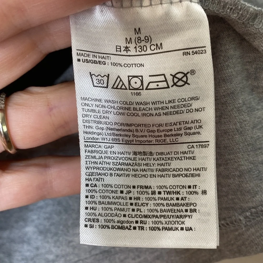 Gap long sleeve kids shirt size 8 eight shark grey VGUC